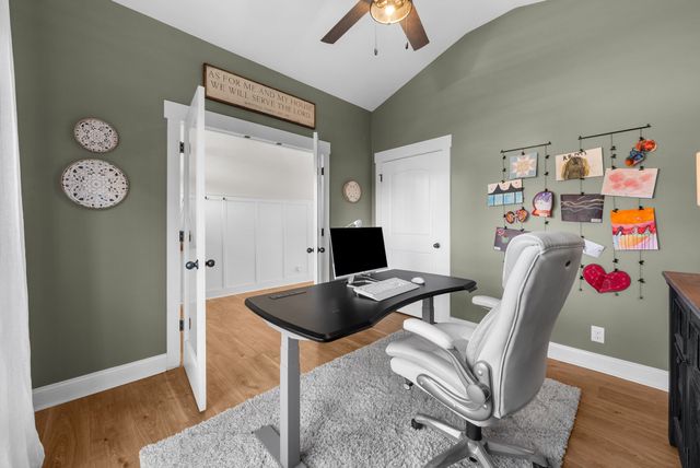 2253 Fairfax Dr, Clarksville, TN 37043