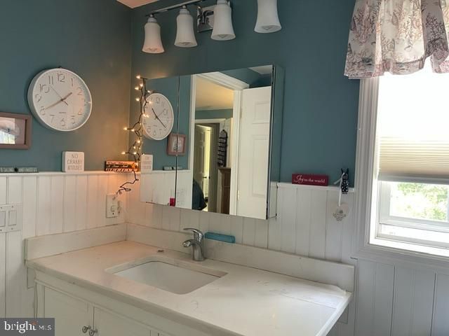 32 KNOLLWOOD DR, Mays Landing, NJ 08330
