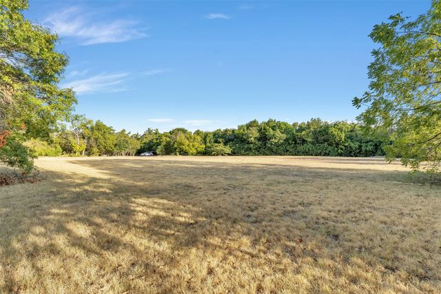 501 W Red Bird Lane, Duncanville, TX 75116