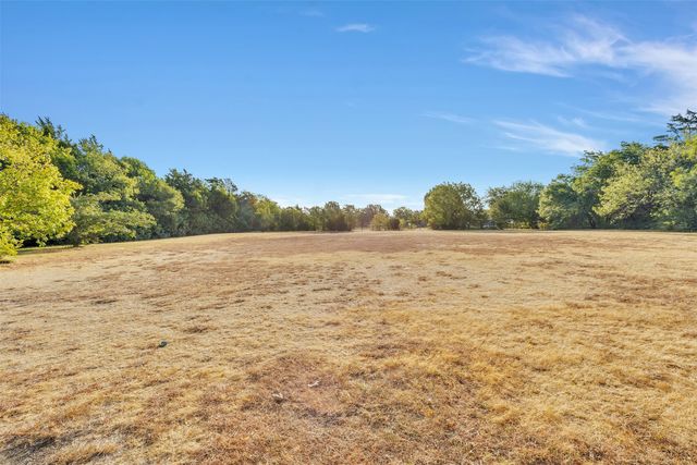 501 W Red Bird Lane, Duncanville, TX 75116