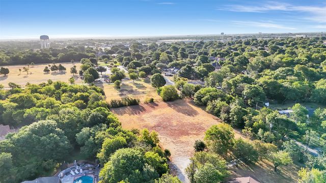 501 W Red Bird Lane, Duncanville, TX 75116