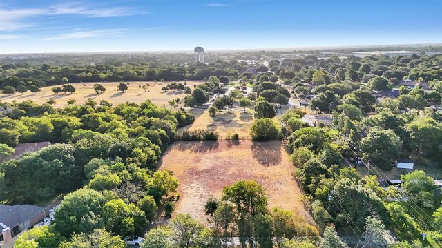 501 W Red Bird Lane, Duncanville, TX 75116