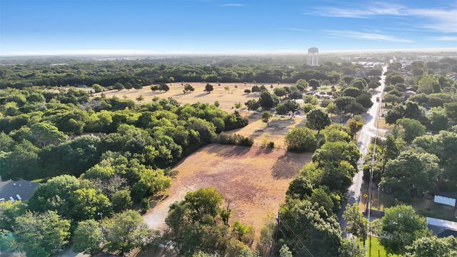 501 W Red Bird Lane, Duncanville, TX 75116