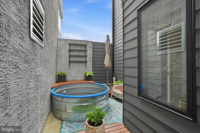 2735 W GEORGE ST, Philadelphia, PA 19130