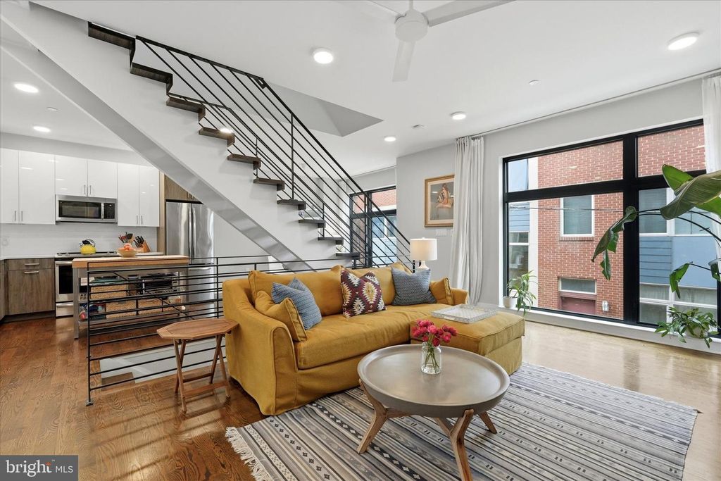 2735 W GEORGE ST, Philadelphia, PA 19130