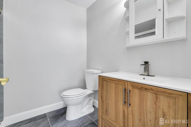 812 Green Hollow Drive, Iselin, NJ 08830