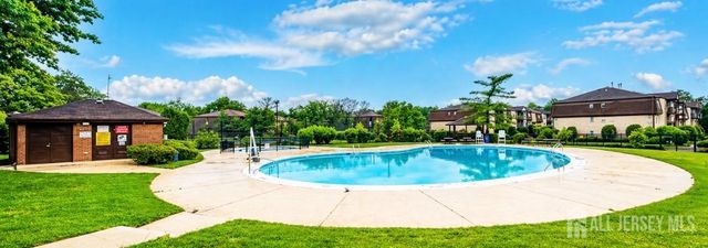 812 Green Hollow Drive, Iselin, NJ 08830