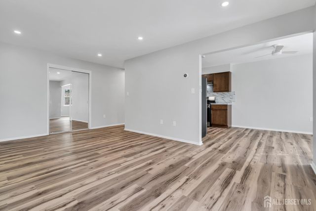 812 Green Hollow Drive, Iselin, NJ 08830
