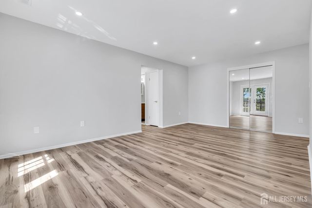 812 Green Hollow Drive, Iselin, NJ 08830