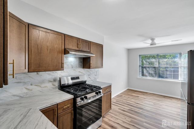 812 Green Hollow Drive, Iselin, NJ 08830