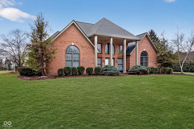 301 Edgewood Place W, Anderson, IN 46011