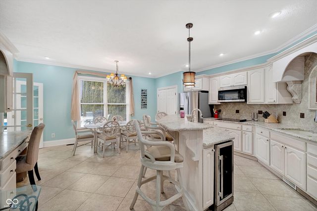 301 Edgewood Place W, Anderson, IN 46011