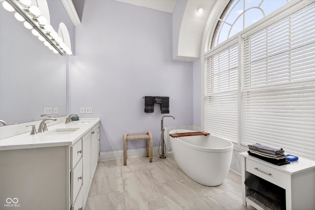 301 Edgewood Place W, Anderson, IN 46011