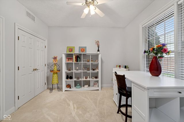 301 Edgewood Place W, Anderson, IN 46011