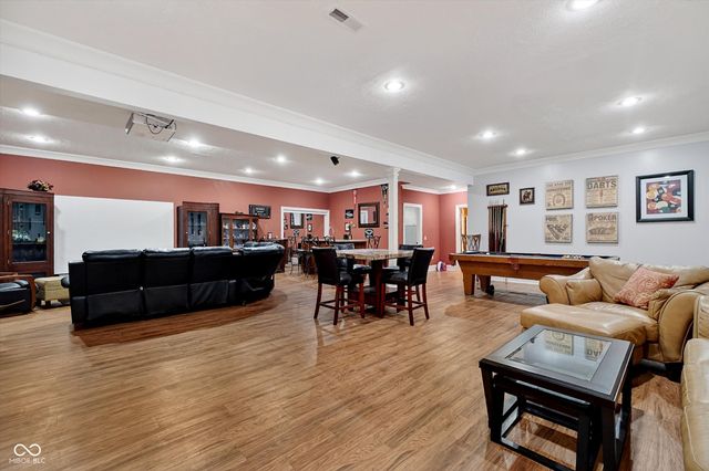 301 Edgewood Place W, Anderson, IN 46011