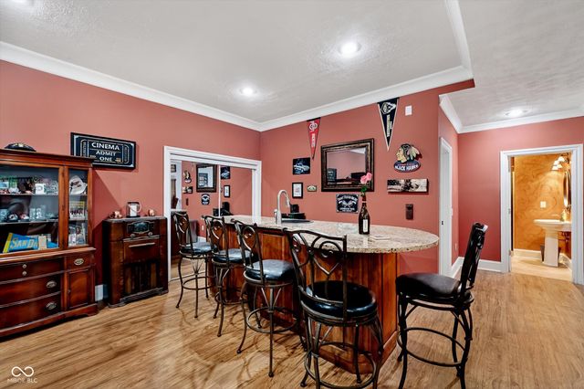 301 Edgewood Place W, Anderson, IN 46011