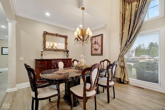 301 Edgewood Place W, Anderson, IN 46011