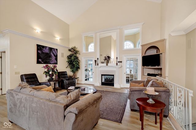 301 Edgewood Place W, Anderson, IN 46011