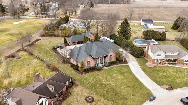 301 Edgewood Place W, Anderson, IN 46011