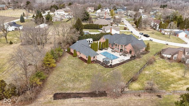 301 Edgewood Place W, Anderson, IN 46011