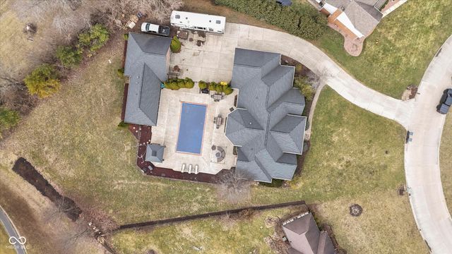 301 Edgewood Place W, Anderson, IN 46011