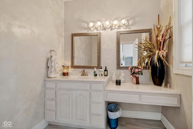 301 Edgewood Place W, Anderson, IN 46011