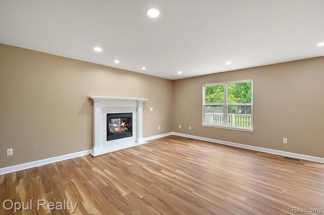 6728 Eckerman Drive, Troy, MI 48085