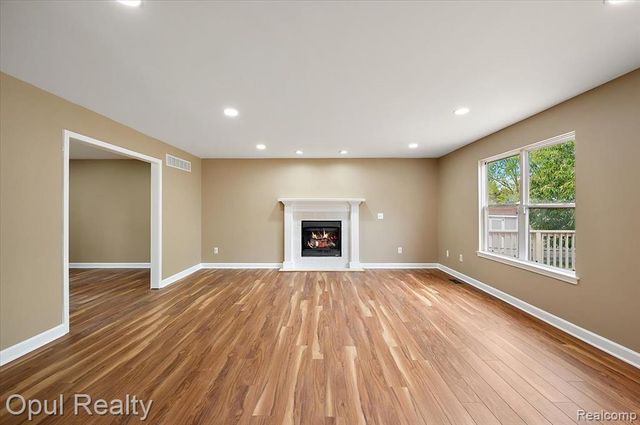 6728 Eckerman Drive, Troy, MI 48085