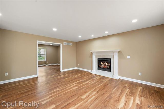 6728 Eckerman Drive, Troy, MI 48085