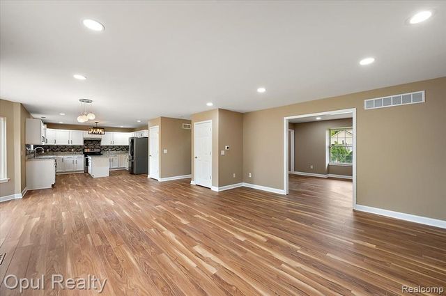 6728 Eckerman Drive, Troy, MI 48085