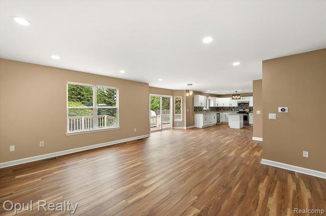6728 Eckerman Drive, Troy, MI 48085
