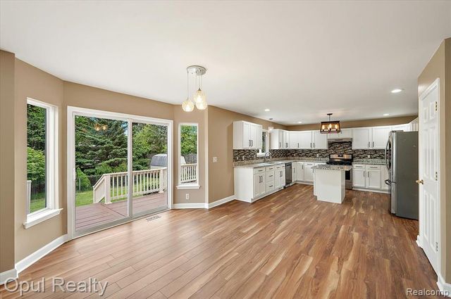 6728 Eckerman Drive, Troy, MI 48085