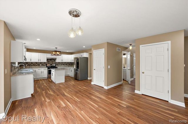 6728 Eckerman Drive, Troy, MI 48085