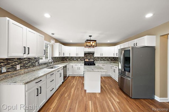 6728 Eckerman Drive, Troy, MI 48085