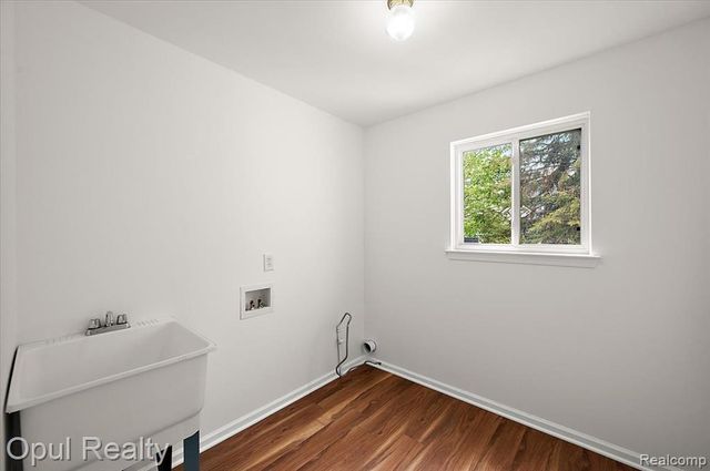 6728 Eckerman Drive, Troy, MI 48085