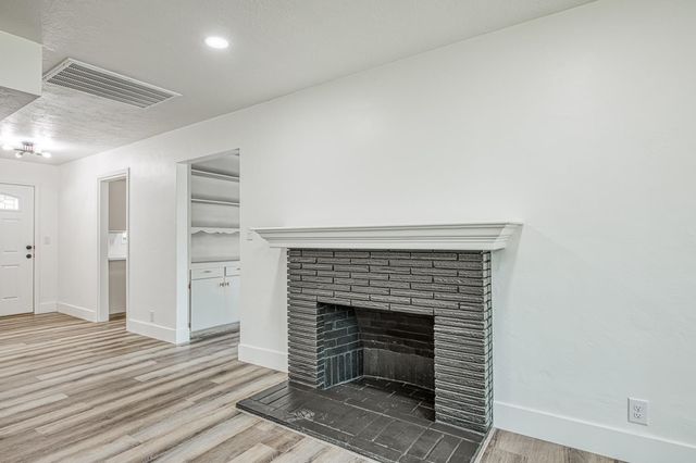 1408 E Richert Avenue, Fresno, CA 93704