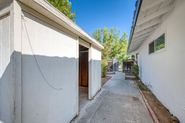 1408 E Richert Avenue, Fresno, CA 93704