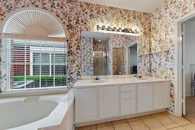 8413 Vicksburg Lane, Fort Worth, TX 76123