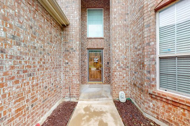8413 Vicksburg Lane, Fort Worth, TX 76123