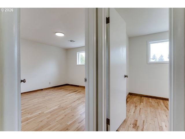 3088 DALEWOOD St, Eugene, OR 97404