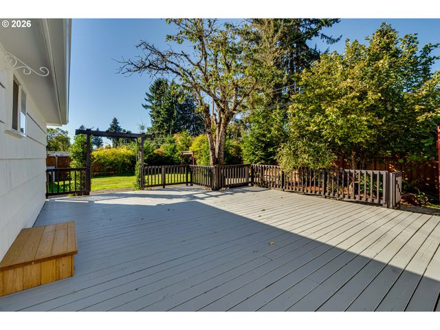 3088 DALEWOOD St, Eugene, OR 97404
