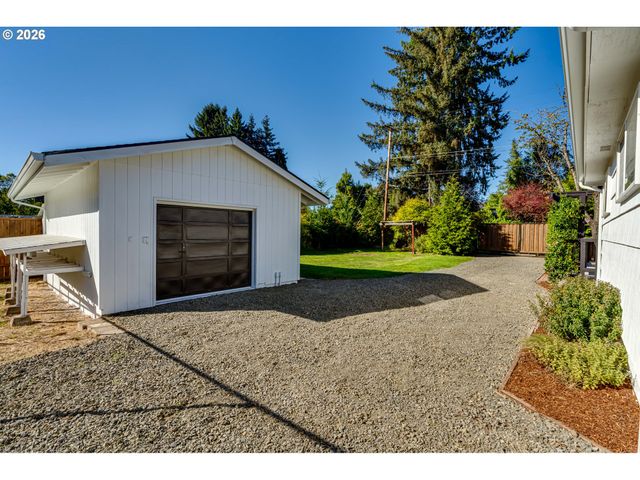 3088 DALEWOOD St, Eugene, OR 97404