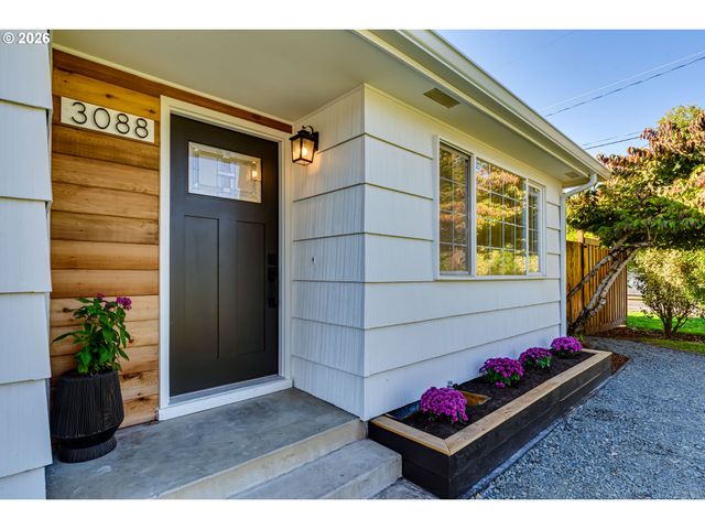 3088 DALEWOOD St, Eugene, OR 97404