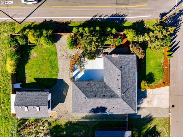 3088 DALEWOOD St, Eugene, OR 97404