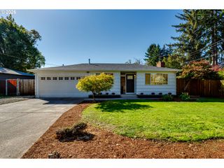 3088 DALEWOOD St, Eugene, OR 97404