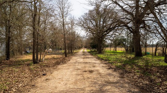 1141-A E 3rd ST, Rockdale, TX 76567