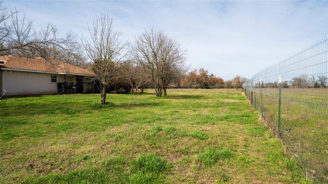 1141-A E 3rd ST, Rockdale, TX 76567