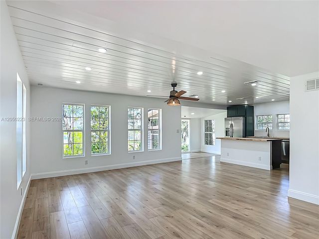 8781 S Lakeshore Dr, Floral City, FL 34436