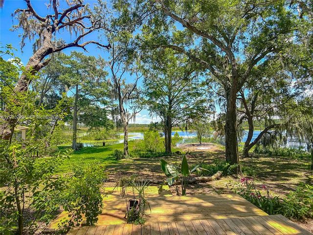 8781 S Lakeshore Dr, Floral City, FL 34436