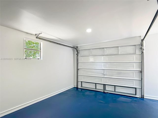 8781 S Lakeshore Dr, Floral City, FL 34436